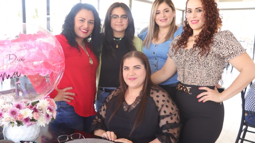 ¡Como reinas! Madres de Cajeme festejan su día en Graciela's Restaurant