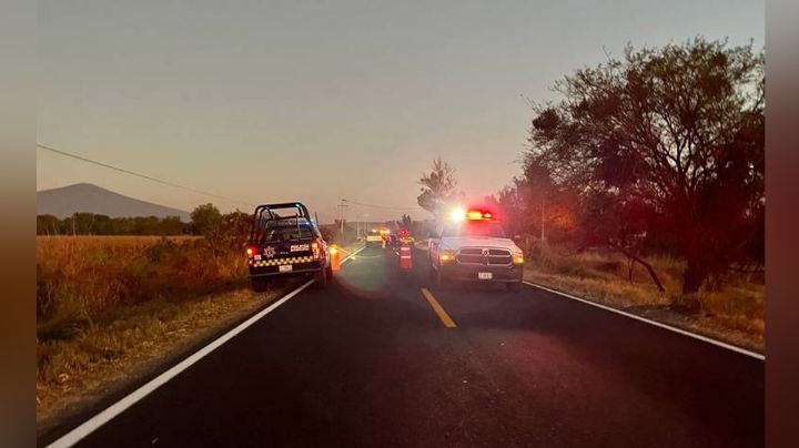 Dentro de una camioneta abandonada, dejan dos cuerpos calcinados en Guanajuato
