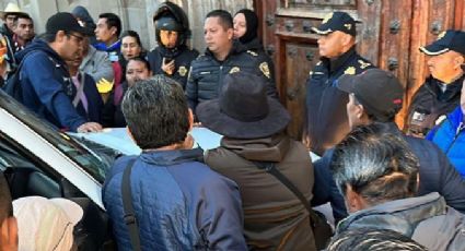 Previo a la 'Mañanera' de AMLO, maestros de la CNTE tratan de dar 'portazo' a Palacio Nacional