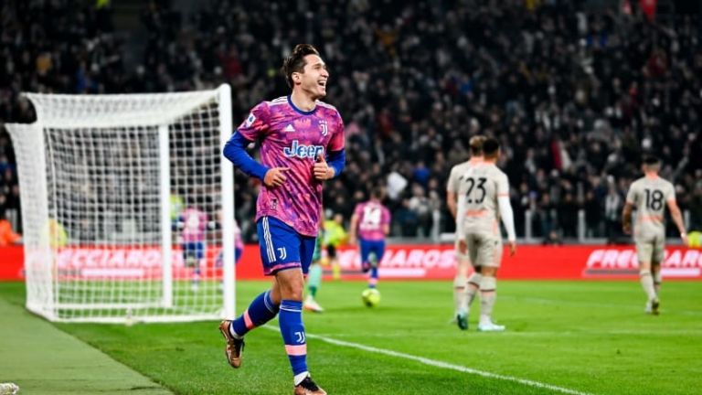 Dušan Vlahovic, anota por la Juventus