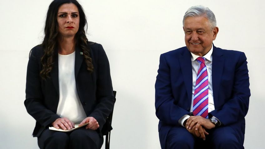 AMLO defiende a Ana Guevara tras escándalo con equipo de Natación Artística: "Les hace el caldo gordo"