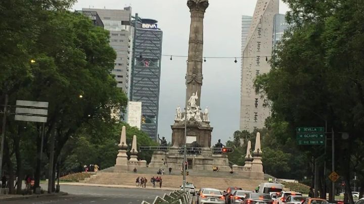 Día al desnudo en CDMX: Cientos de nudistas abarrotan Paseo de la Reforma y se toman foto colectiva