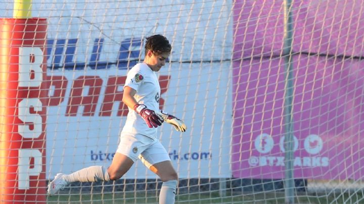 VIDEO: Increíble error de Blanca Félix en la derrota de Chivas Femenil; Pachuca avanza a semifinales