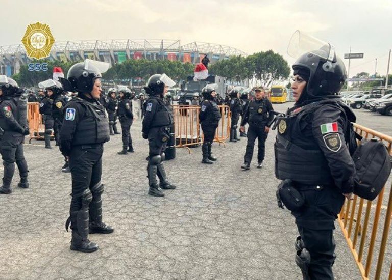 Operativo en el Estadio Azteca