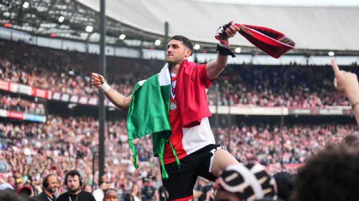 ¿Santiago Giménez al Milan? Los clubes italianos que estarían interesados en el delantero mexicano