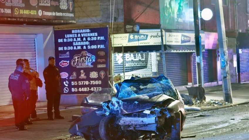Sangrienta madrugada en Ecatepec: Terrible accidente vehicular deja un muerto y un auto destrozado