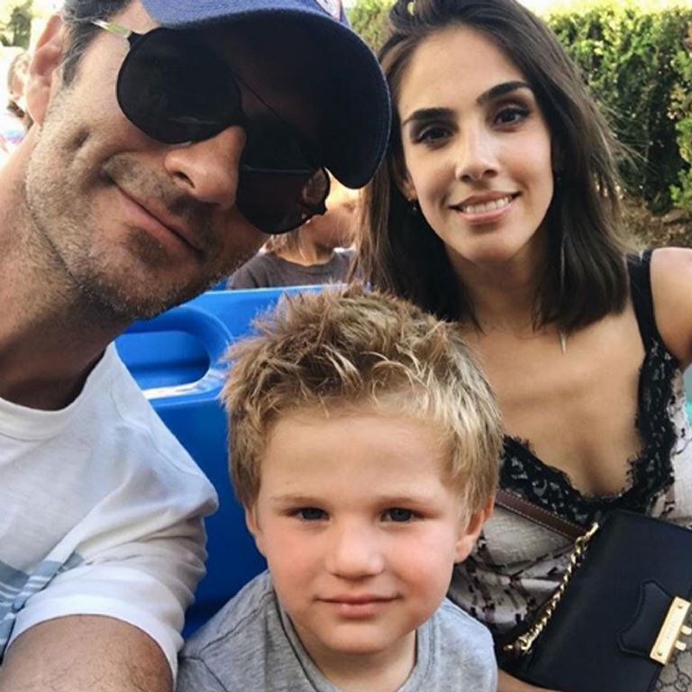 Leonardo y Sandra con su hijo