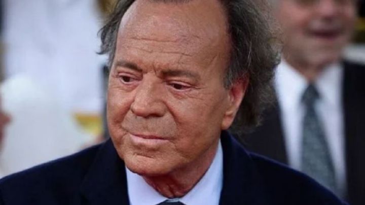 Fans de Julio Iglesias se estremecen al enterarse de que el cantante yace en una silla de ruedas