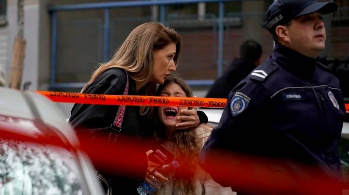 (VIDEO) Tragedia en Serbia: Adolescente asesina a quemarropa a 8 niños y 1 adulto dentro de una escuela