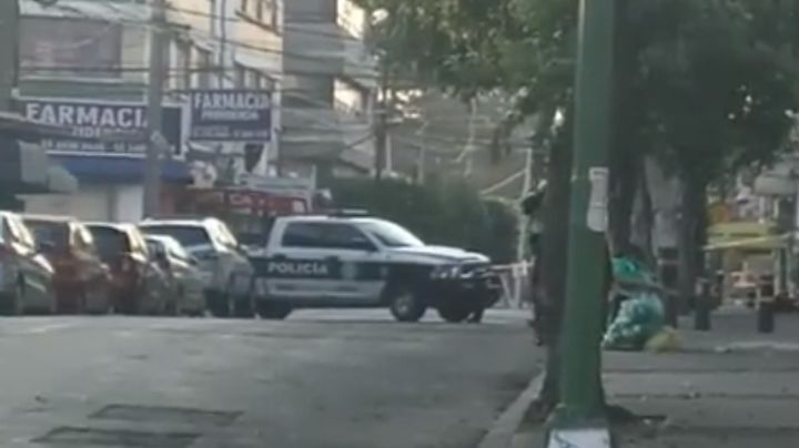 VIDEO: Indigente se quita la vida al colgarse de un árbol frente a iglesia de la GAM, en la CDMX