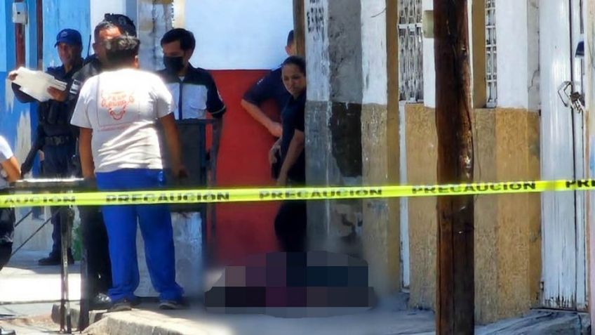 Al interior de una tienda de ropa, atacan a balazos a dos mujeres en Zamora; una falleció