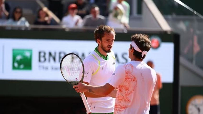 Sorprenden a Daniil Medvedev en Roland Garros y cae ante Thiago Syboth, 172 del ranking mundial