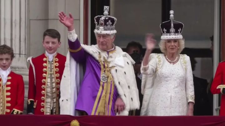 (VIDEO) Príncipe Harry, el gran ausente: Carlos III y familia real saludan desde el Palacio de Buckingham