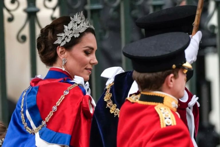 La familia real llegó a la Abadía de Westminster para la coronación. Foto: Twitter