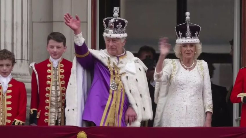 (VIDEO) Príncipe Harry, el gran ausente: Carlos III y familia real saludan desde el Palacio de Buckingham