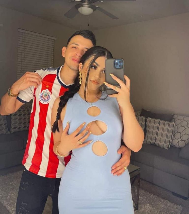 En la imagen, el cantante Carlos Parra y su novia. Foto: Twitter