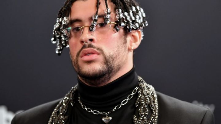 Bad Bunny es portada de la revista 'Rolling Stone' y aclara la polémica del celular que arrojó a fan