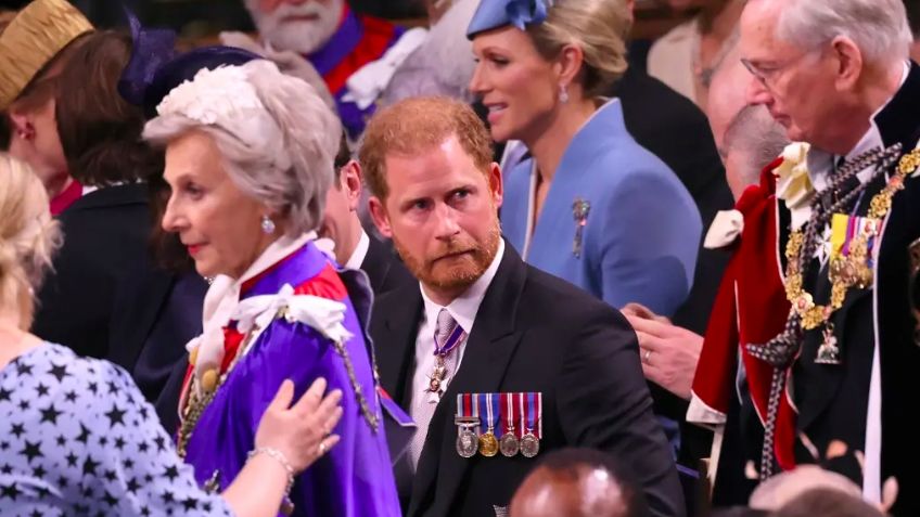 FOTO: Tras la coronación del Rey Carlos III, familia real arremete contra Harry y le hacen este fuerte desplante