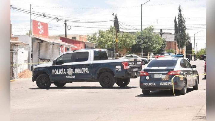 Sujetos armados terminan con la existencia de un hombre al exterior de un domicilio en Chihuahua