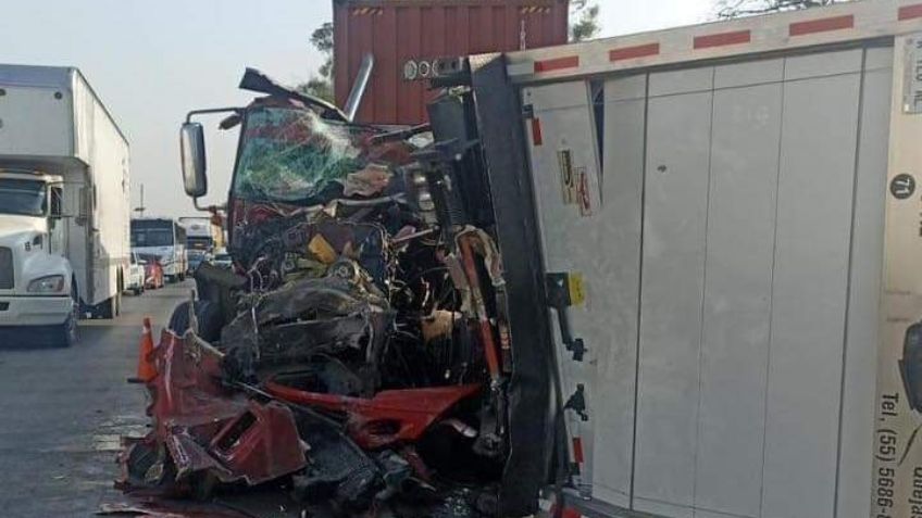 VIDEO: Dos accidentes colapsan la autopista México-Querétaro; un hombre terminó prensado en un Tesla