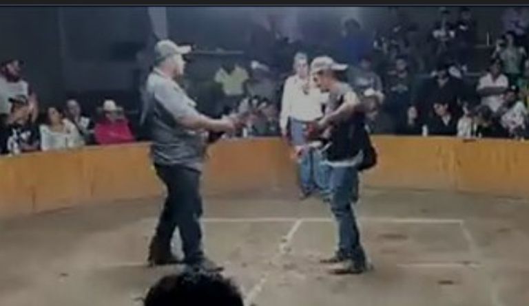 Pelea de gallos en Guanajuato termina en balacera. Foto: Twitter