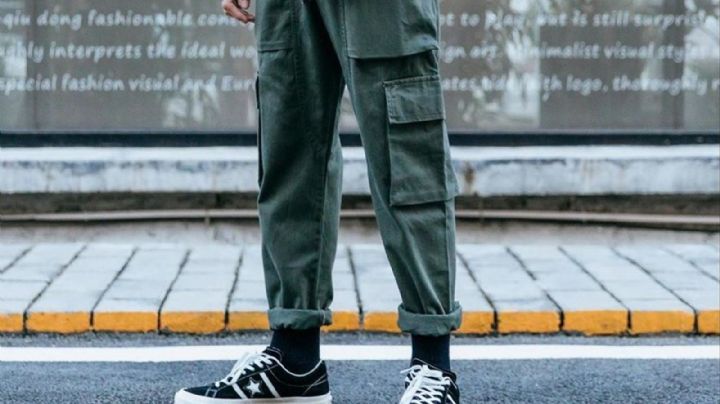 Los pantalones cargo se convertirán en la prenda preferida de los hombres para este verano 2023