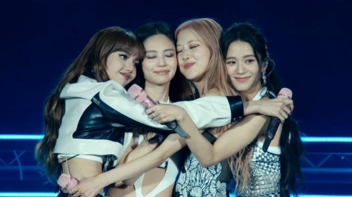 ¿Fue grave? Integrante de BLACKPINK abandona concierto por problemas de salud; esto le pasó