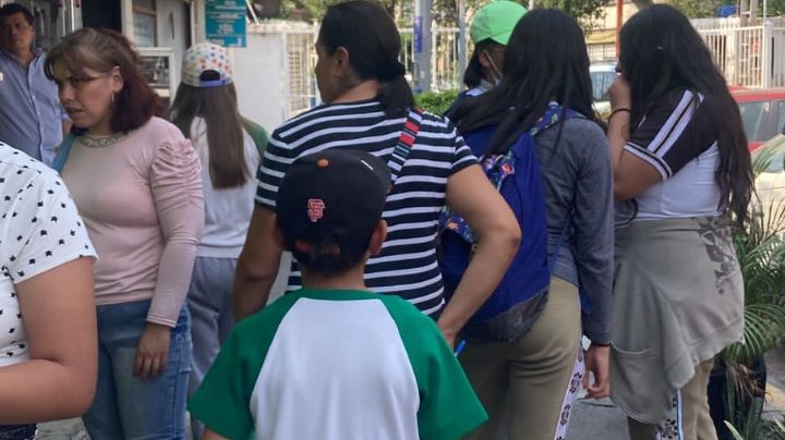 Reportan riña con arma de fuego en secundaria en Jardín Balbuena; policía asegura réplica de pistola