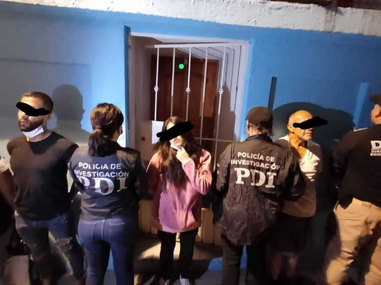 Detienen a 3 por presunto maltrato animal. Foto: Twitter