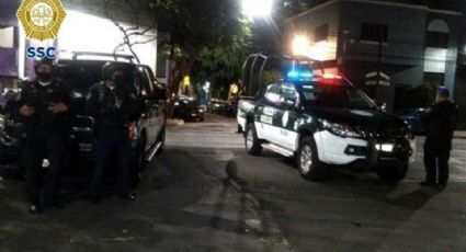 Se arma la campal: Vecinos golpean a policías en CDMX y mandan a dos al hospital; hay 4 detenidos