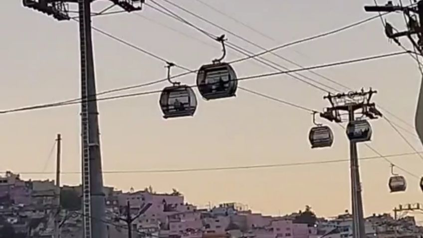 VIDEO: Usuarios del Cablebús se quedan varados por 2 horas tras falla mecánica; se quedaron colgados