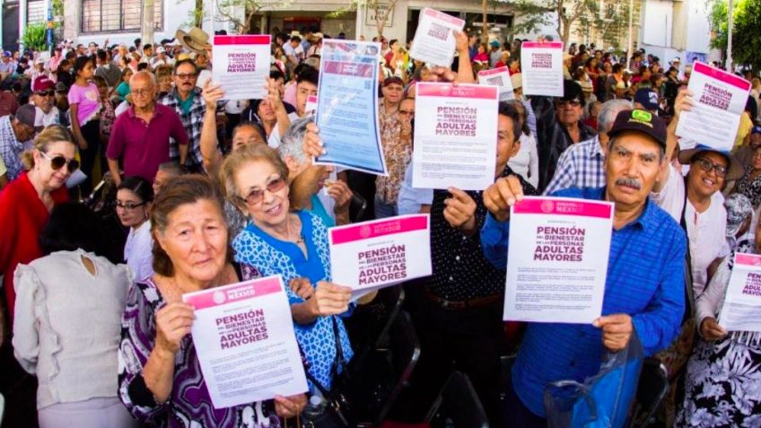 Estos días los 'abuelitos' en México cobrarán la pensión del Bienestar; así será la entrega