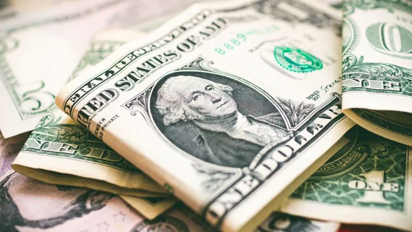 ¿Compras o vendes? Así cotiza el dólar en México; precio unitario sigue abajo de los 18 pesos