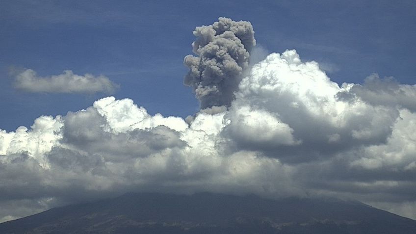VIDEO: El Popocatépetl despierta de nuevo y con tres explosiones causa pánico entre la población