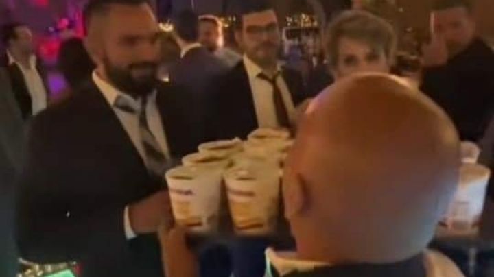 ¿De pollo o de camarón? Novios ofrecen sopa Maruchan durante su boda; video se hace viral en TikTok
