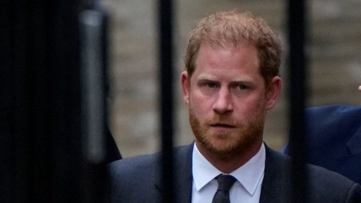 El príncipe Harry vuelve a Londres para declarar contra la prensa; los acusa de la muerte de Lady Di