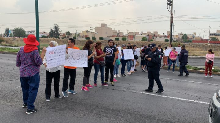 Vecinos de Ecatepec colapsan Avenida Central; generan caos con dirección a la Ciudad de México