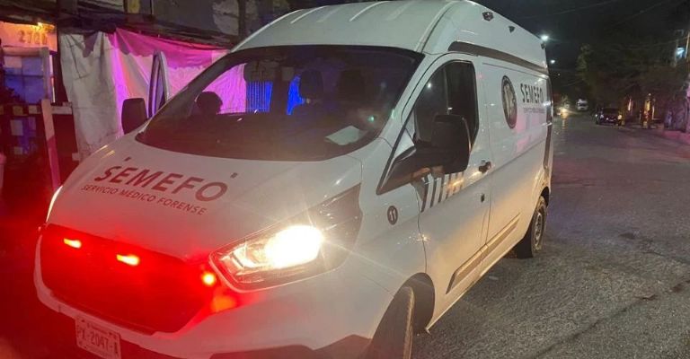 Semefo llega al sitio del crimen