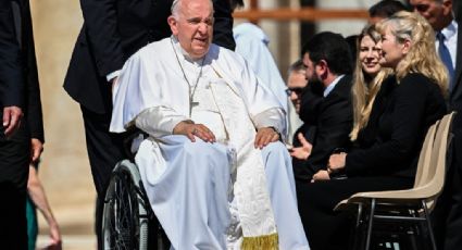 Inicia operación de emergencia del Papa Francisco; su salud pende de un hilo en el quirófano