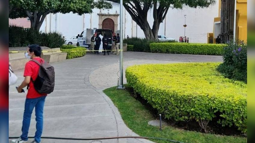 Misterioso final: Hombre es encontrado muerto dentro de la jardinera de una plaza en Guanajuato