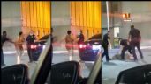 VIDEO: Mujer pelea contra un grupo de policías en EU; se viraliza VIDEO de ella en el piso