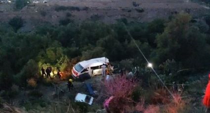 VIDEO: Combi cae de un barranco en Mineral del Monte; ya son 16 heridos y dos muertos, un menor de edad