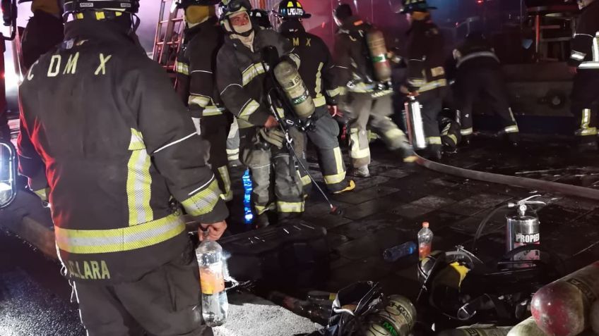Alerta en CDMX: Hotel en la Colonia Roma se incendia; Bomberos rescatan a 60 y 18 salen lesionados