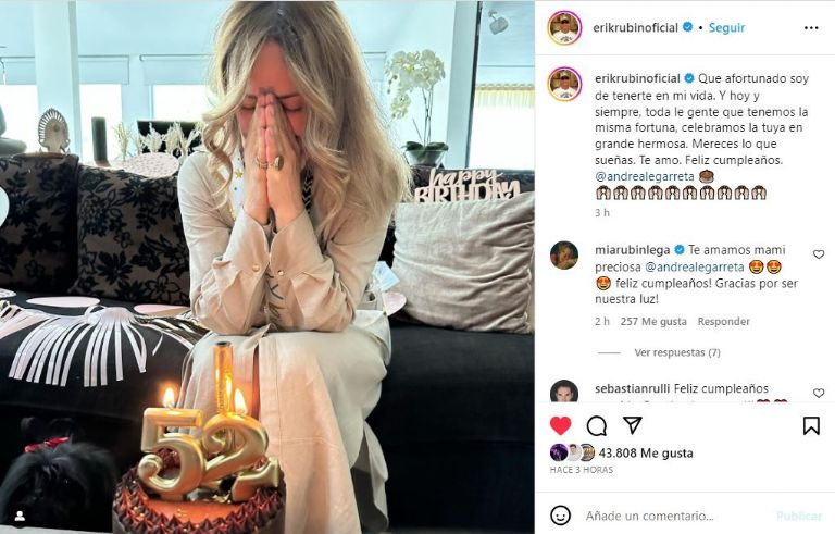 Erik felicitó a Andrea