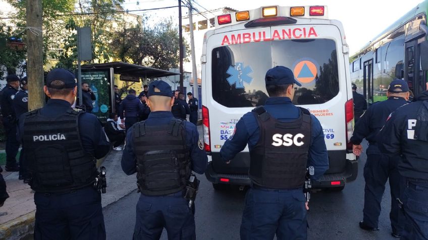 Terror en CDMX: Acuchillan a dos policías y a un pasajero tras robo a transporte en Constituyentes