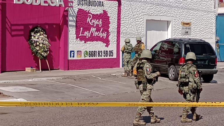 Abandonan restos humanos y corona de flores en Sinaloa. Foto: Twitter