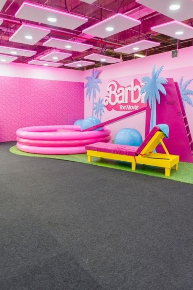 Barbie: The Selfie Experience