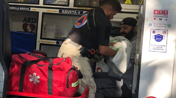 Auténticos héroes: Paramédicos reciben a bebé en domicilio de la colonia Escandón, en la Miguel Hidalgo