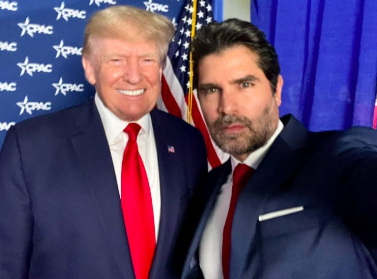 Donald Trum y Eduardo Verástegui 