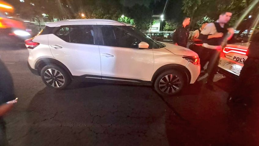 Borracho e imprudente: Conductor atropella y deja prensado a policía para evitar el alcoholímetro